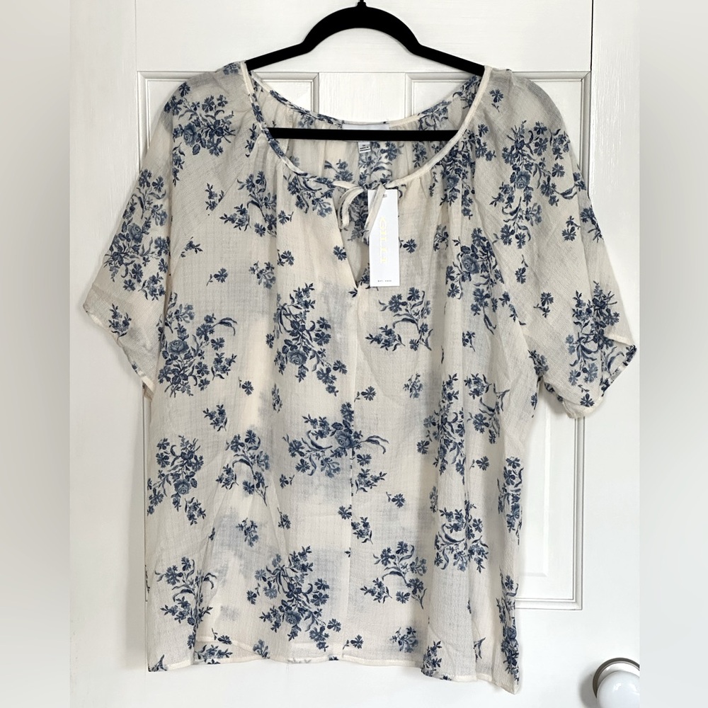 NWT Gilli Blue and Cream Gauzy Floral Print Blouse - size 1X